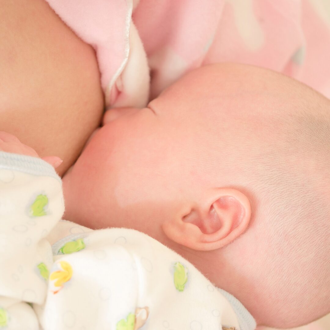 母乳不足を助けるツボとケア方法